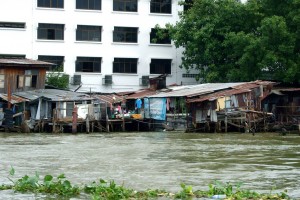 Urban poverty Bangkok. Photo by: Juska Wendland. Licensed under Creative Commons Attribution-NonCommercial 2.0 Generic